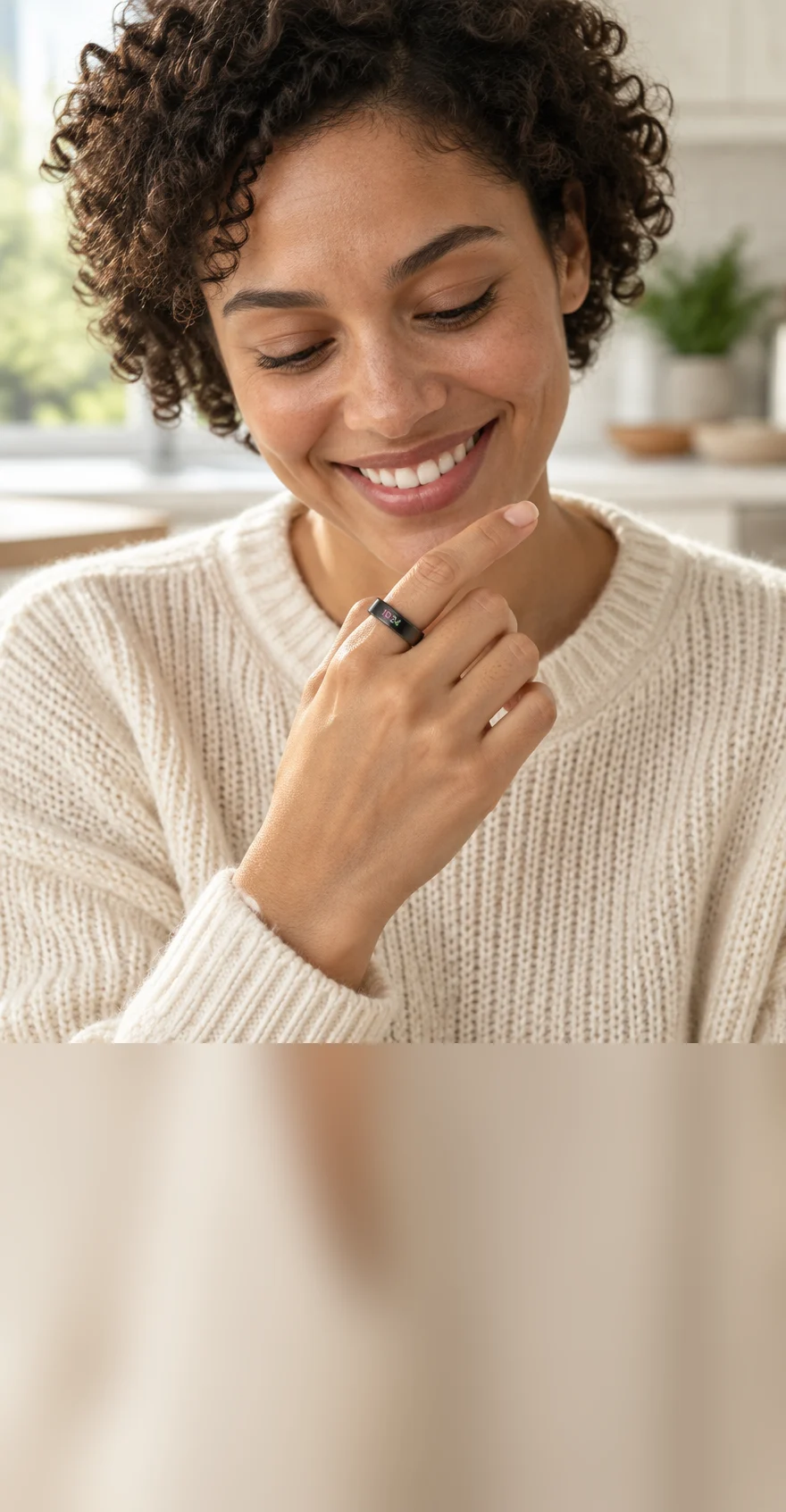 Kalio Ring on her finger, showing the time
